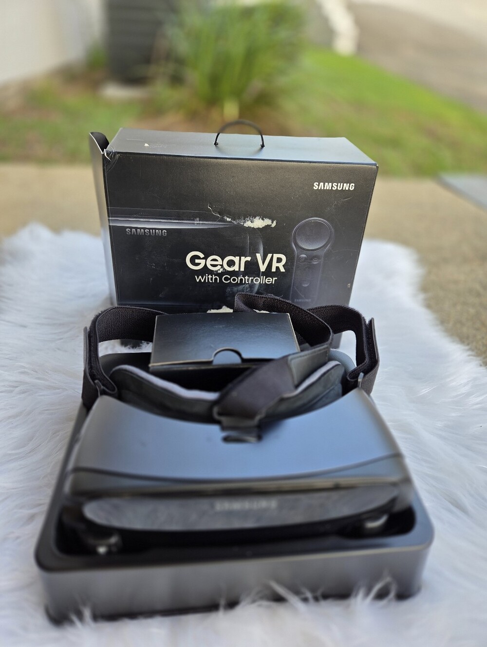 Samsung - Gear VR With Controller - Oculus 2017